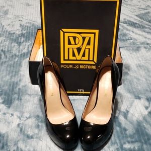 Sexy patent black heels